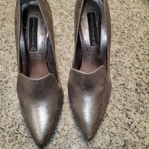 Steven Madden Pewter Pumps/Heels